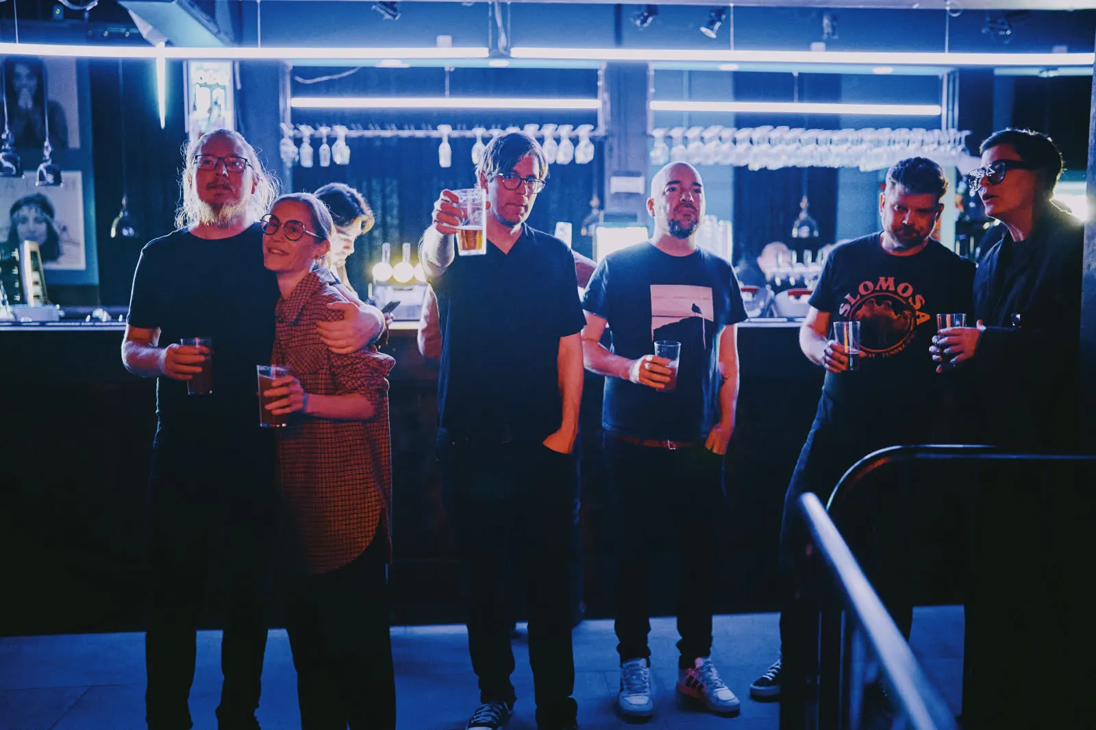 Publik i baren